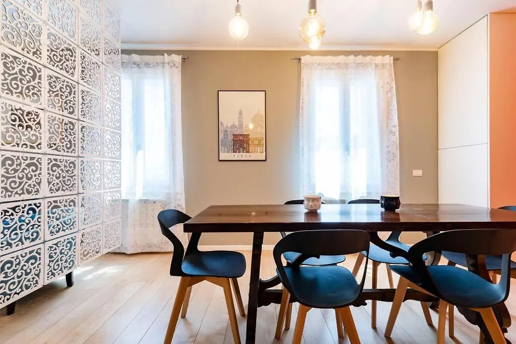 Enjoyhome - Appartamento Di Pregio Con Garage Padua 0*,  Italia